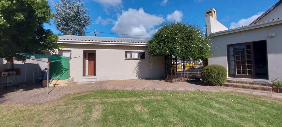 4 Bedroom Property for Sale in Albertinia Western Cape